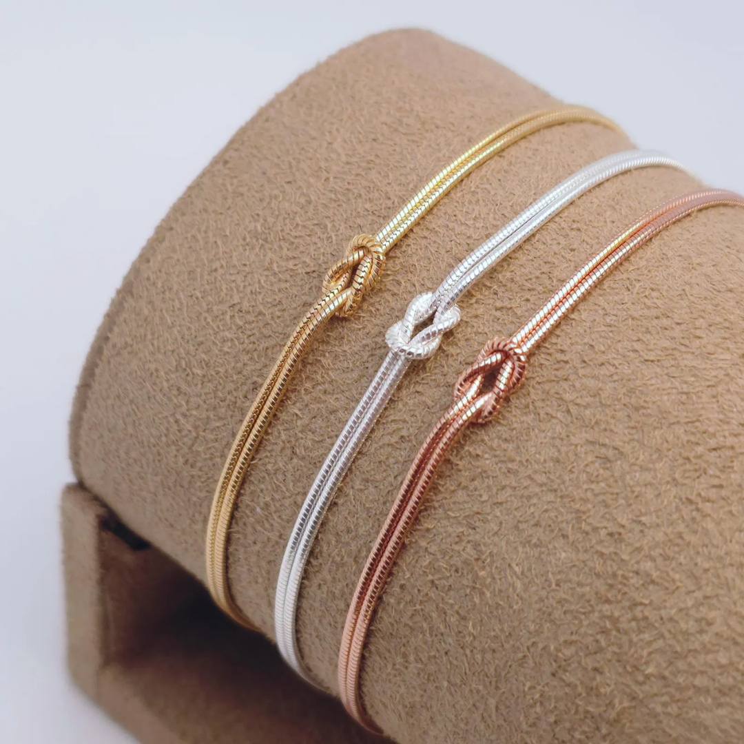 Eternal Knot Bracelet | Stöd bröstcancer