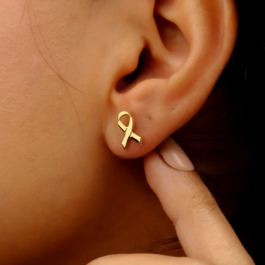 Sara Ribbon Stud Earrings |  Stöd bröstcancer