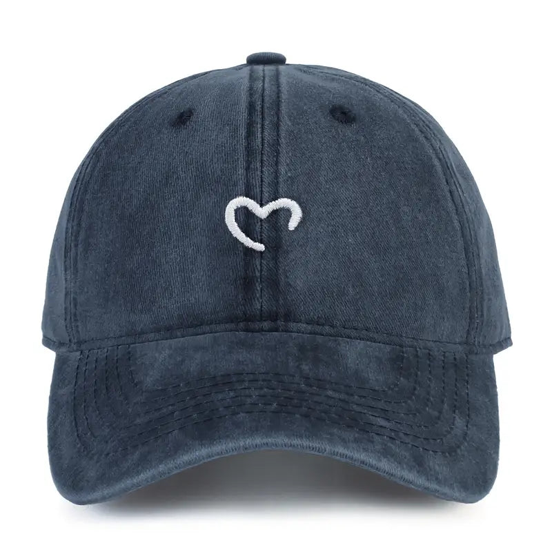 Embroidered Heart Hat | Stöd Bröstcancer