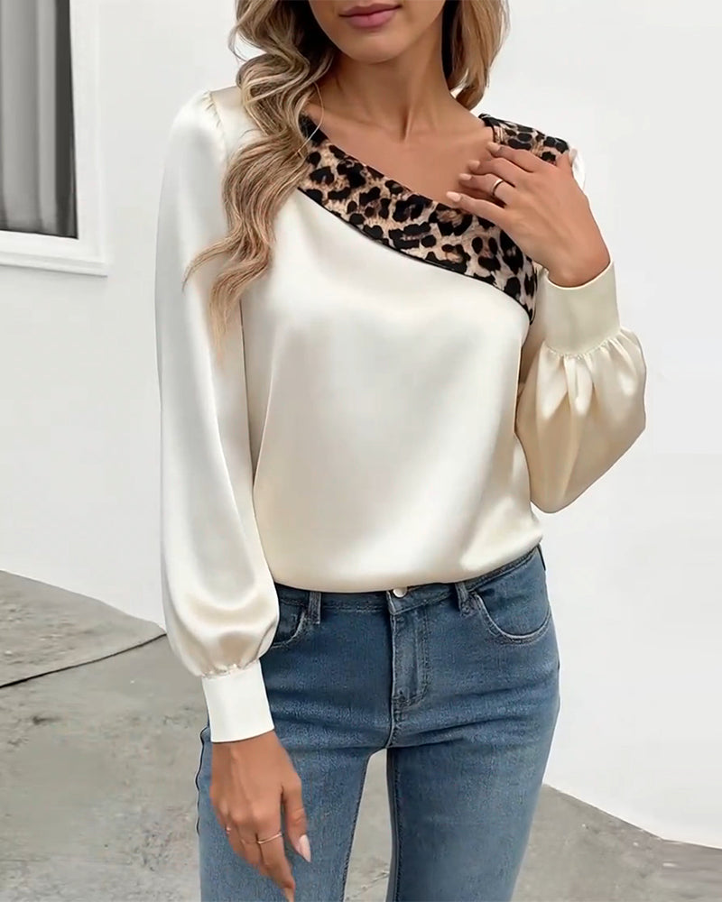 Hannaya™ - Leopardmönstrad blus med detaljer