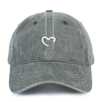 Embroidered Heart Hat | Stöd Bröstcancer