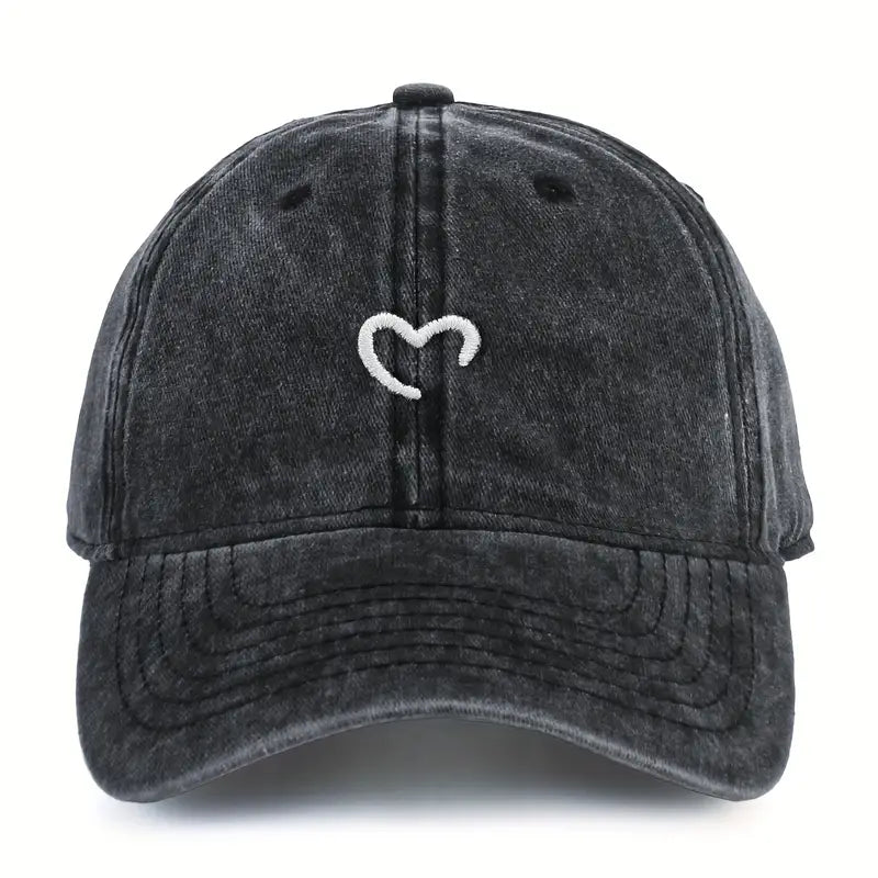 Embroidered Heart Hat | Stöd Bröstcancer