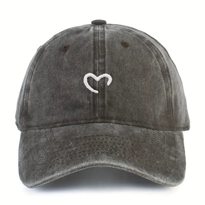 Embroidered Heart Hat | Stöd Bröstcancer